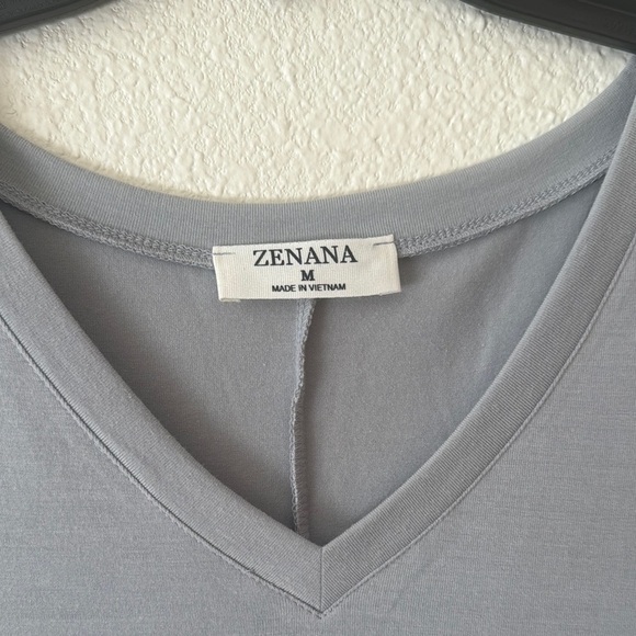 Zenana Outfitters Gray Loose Fitted Short Sleeve Tee. Size M. Minimalist - Picture 2 of 5